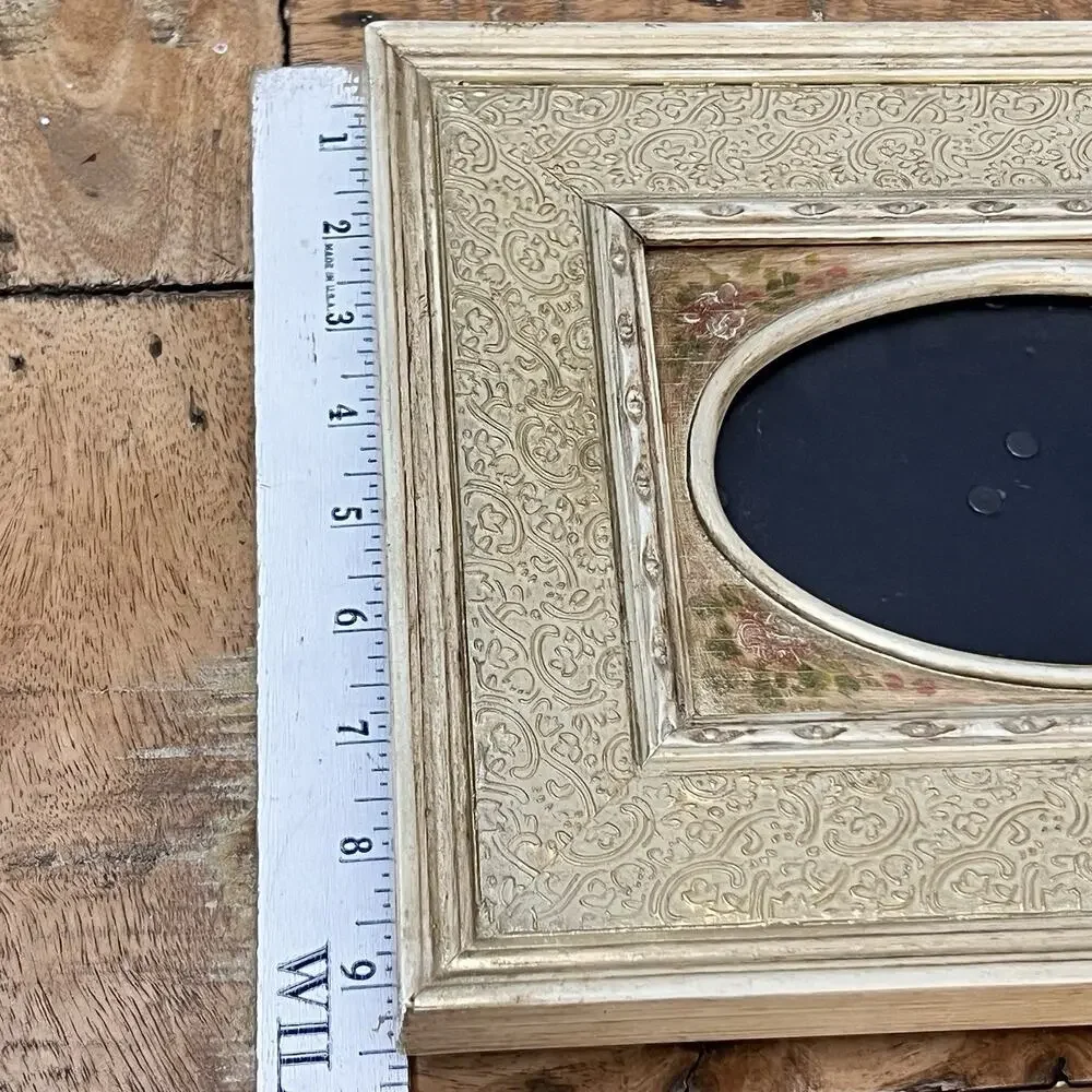 Vintage Hallmark Picture Frame Gilded Wood Construction Decorative Oval Embossed